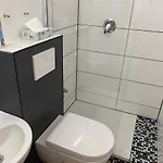 Petite Koenigsallee Self Check-in Hotel