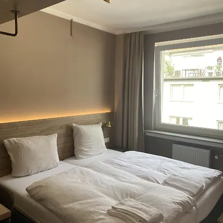 Petite Königsallee Self Check-in 3*