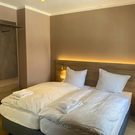 Petite Königsallee Self Check-in Hotel