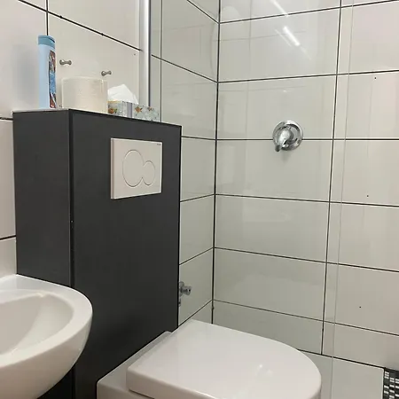 Petite Königsallee Self Check-in Hotel
