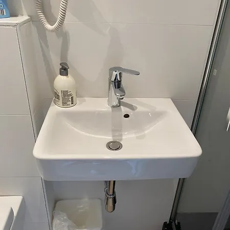 Petite Königsallee Self Check-in Düsseldorf