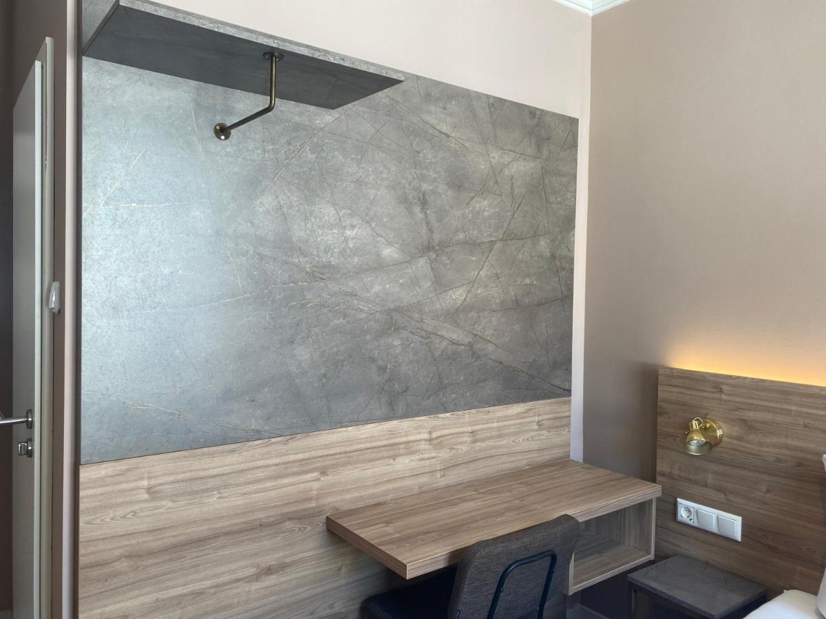 Petite Königsallee Self Check-in Hotel