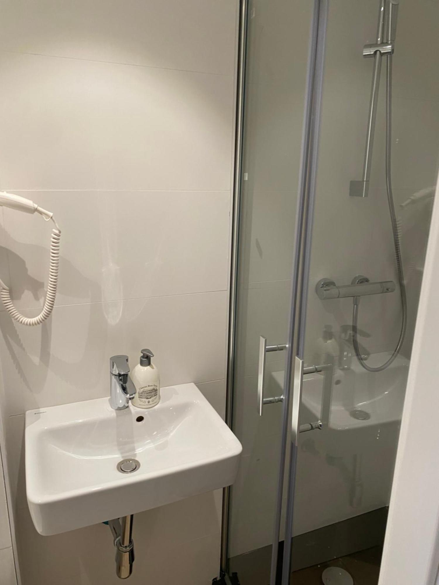 Petite Königsallee Self Check-in Düsseldorf