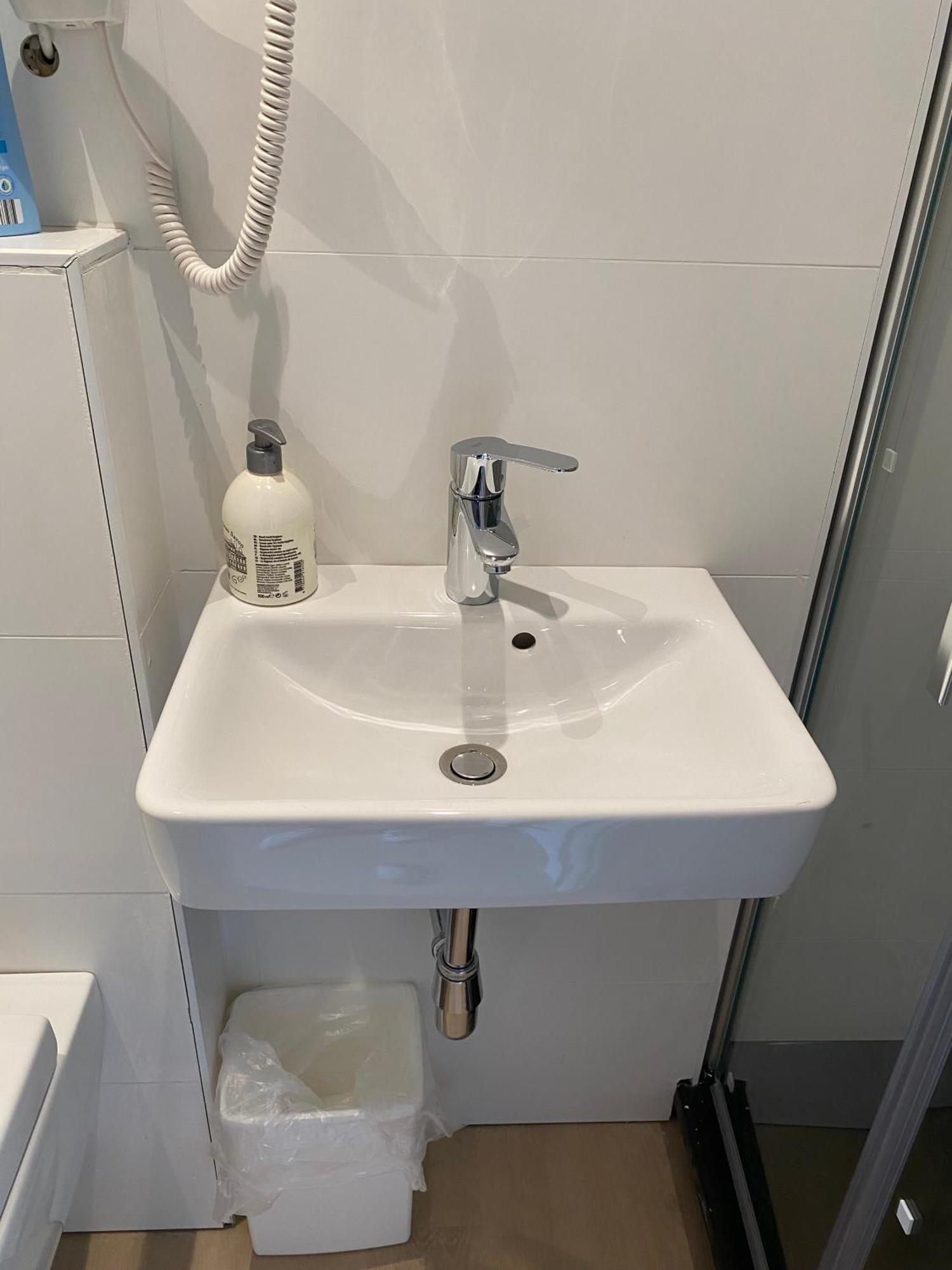 Petite Königsallee Self Check-in Düsseldorf